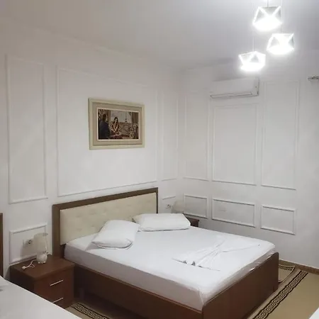 Hotel Kaloshi 4*