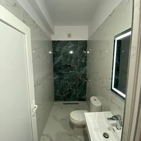 Kaloshi 4* Tirana