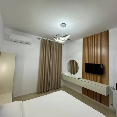 Hotel Kaloshi 4*