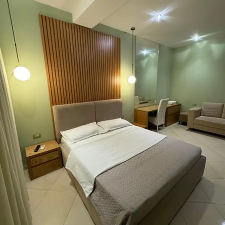 Hotel Kaloshi 4*