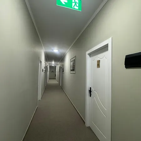 Kaloshi Hotel 4*