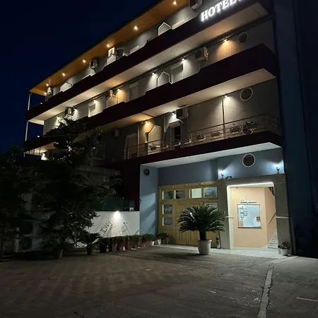 Kaloshi Hotel 4*