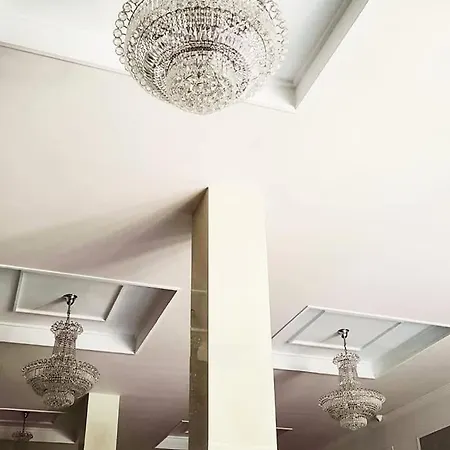 Kaloshi Hotel 4*