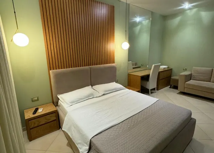 Hotel Kaloshi 4*